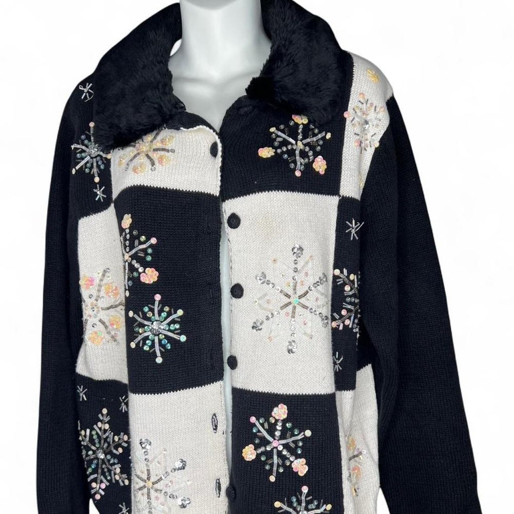 Vintage Christmas Black and White Snowflake Cardigan